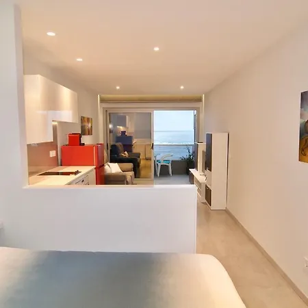 Frontline With Blue Views *